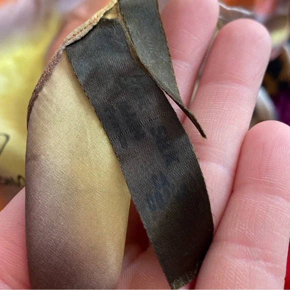 REMOY D’URVILLE Vintage Silk Psychedelic Tie Dye Scarf - Picture 4 of 4